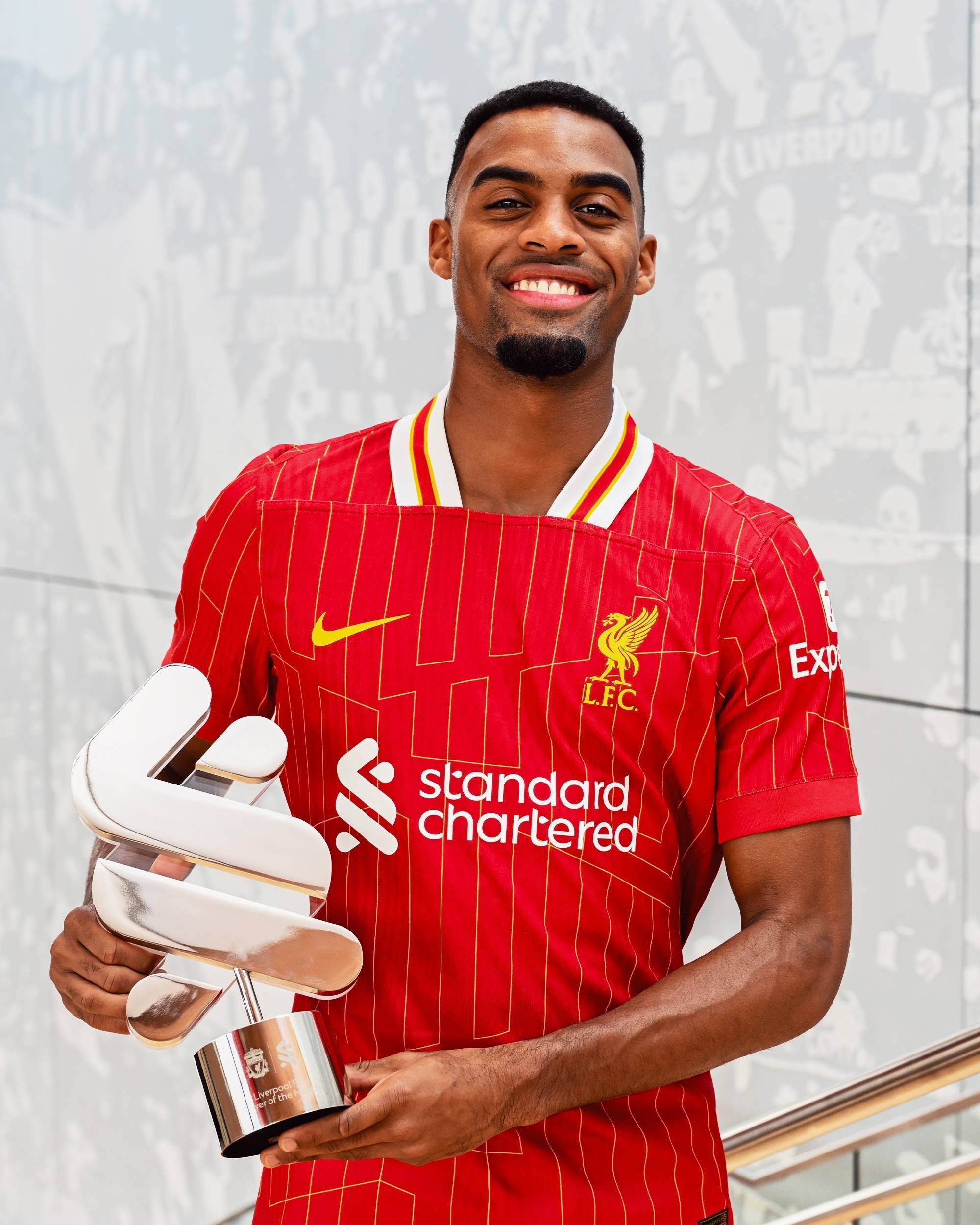 开云在线登陆入口-萨拉赫意外战胜塞尔维亚队,刷新纪录引爆全场!-开云在线登陆入口